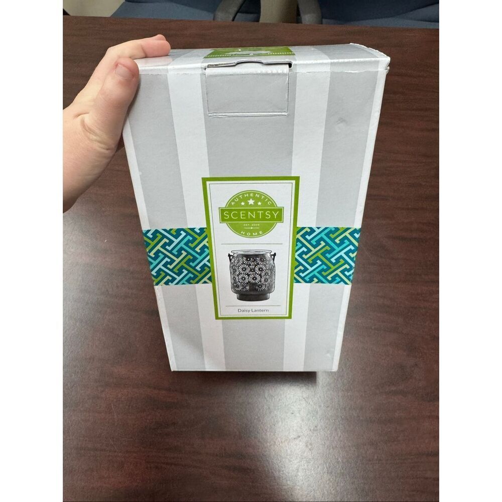 Scentsy Daisy Lantern Wax Warmer